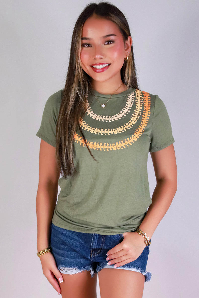 Jeans Warehouse Hawaii - S/S SCREEN - PUAKENIKENI 3 STRAND LEI TEE | By LUZ