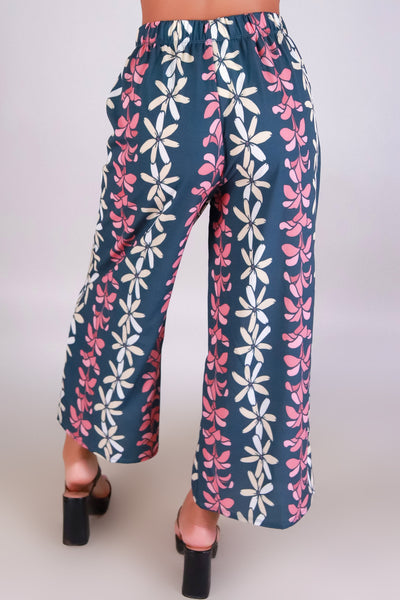 Jeans Warehouse Hawaii - PRINT WOVEN CAPRI'S - PLUMERIA TIARE WOVEN CAPRI'S | By LUZ