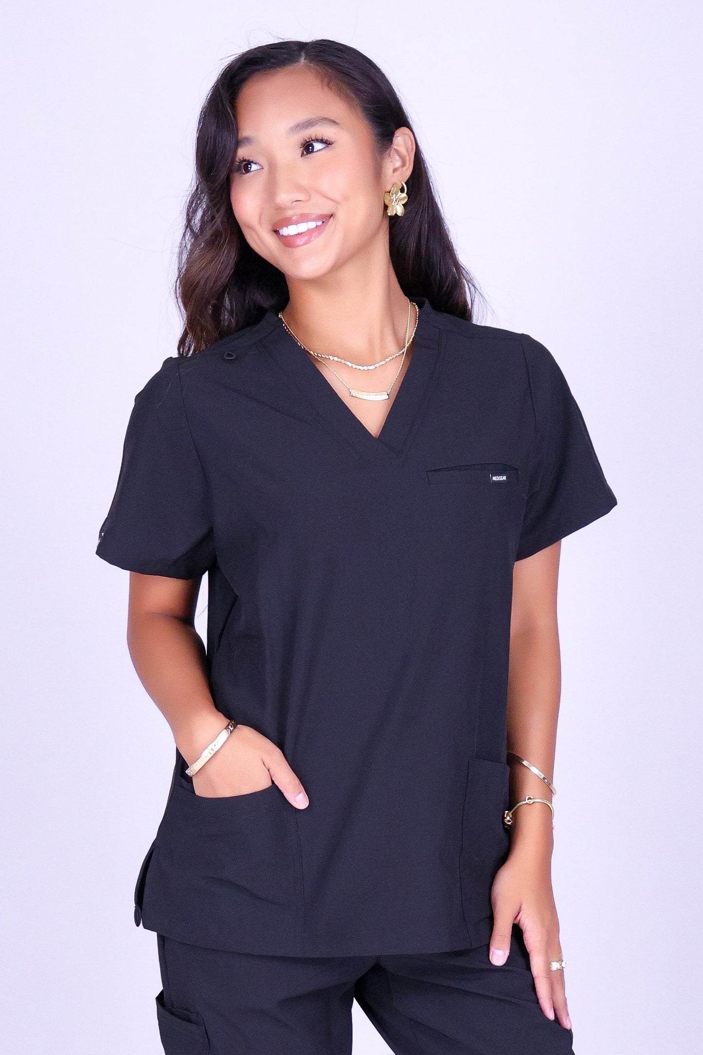 MOTION SCRUB TOP