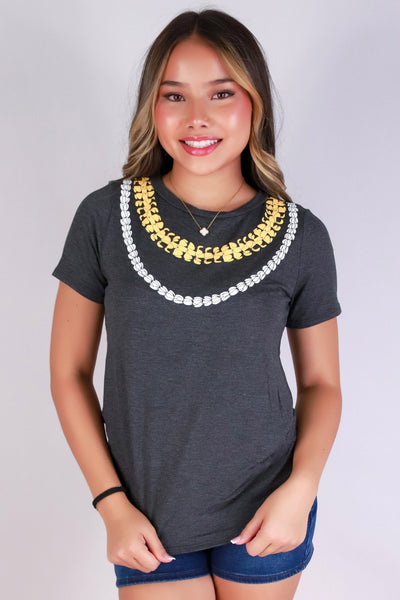 Jeans Warehouse Hawaii - S/S SCREEN - PUAKENIKENI PIKAKE NA LEI TEE | By LUZ
