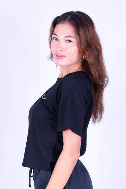 ALOHA CURSIVE CROP TEE