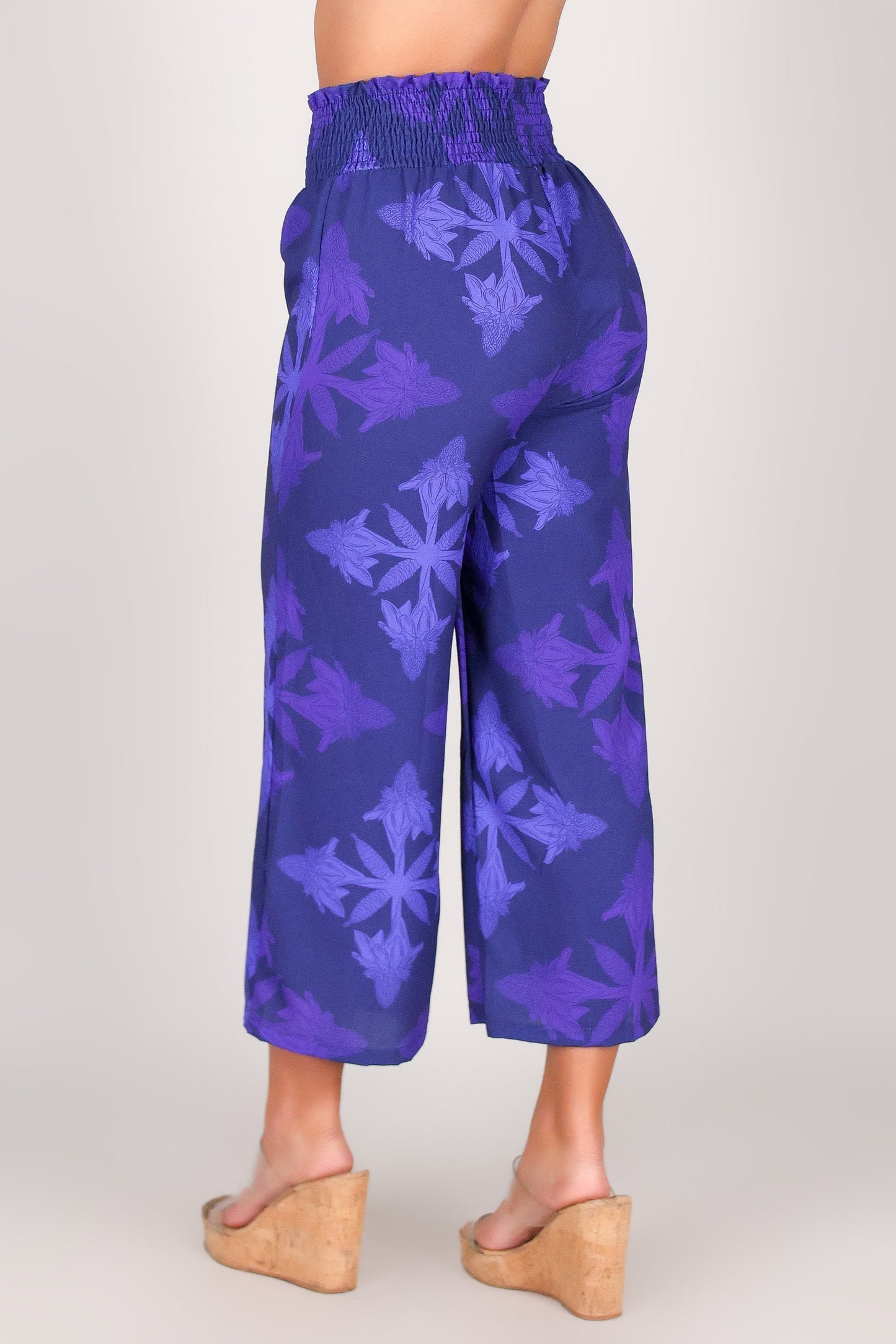 TORCH GINGER QUILT SMOCKED WAIST CAPRI'S