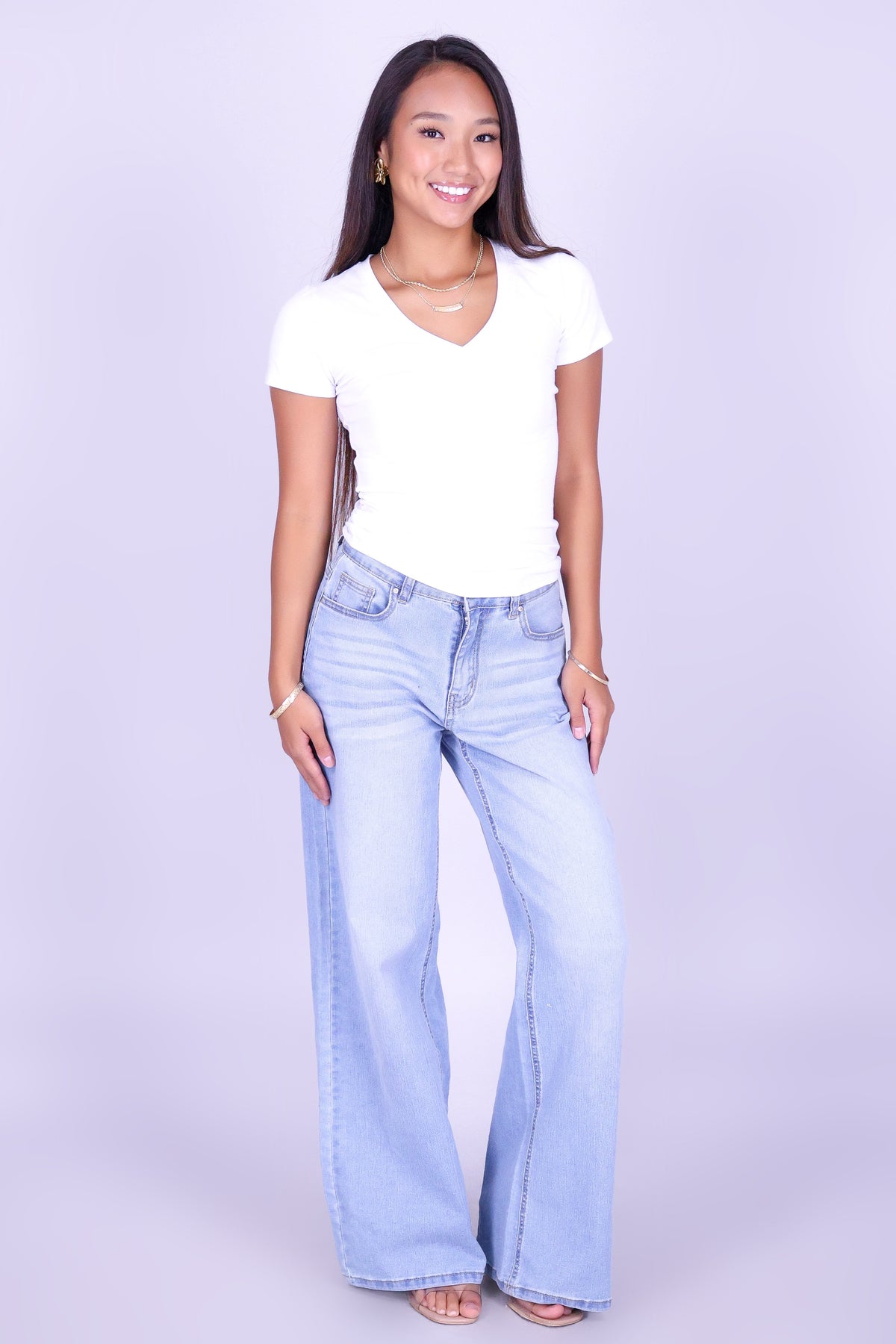 EASY TO LOVE BASIC TEE