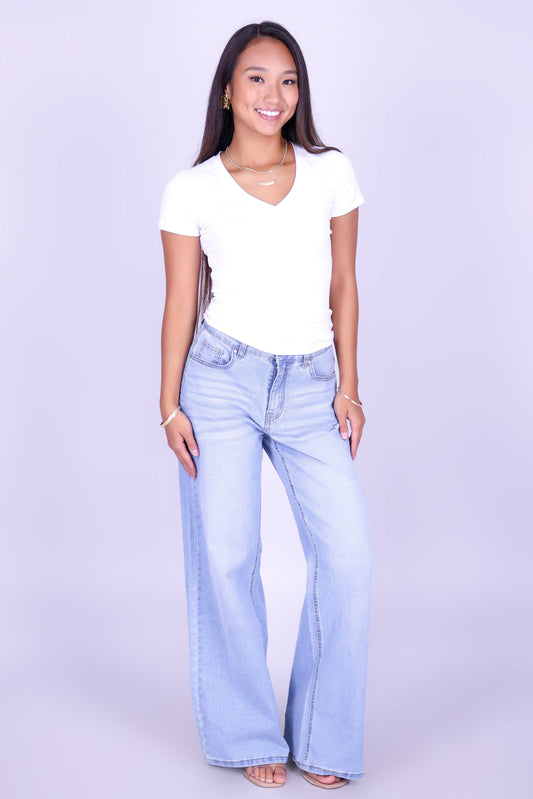 EASY TO LOVE BASIC TEE
