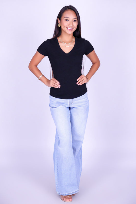 EASY TO LOVE BASIC TEE