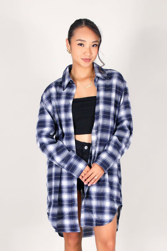 THE HEARTHSIDE OVERSIZED PLAID TOP