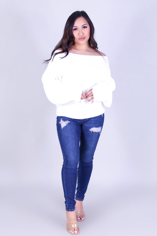 CLASSIC COZY SWEATER