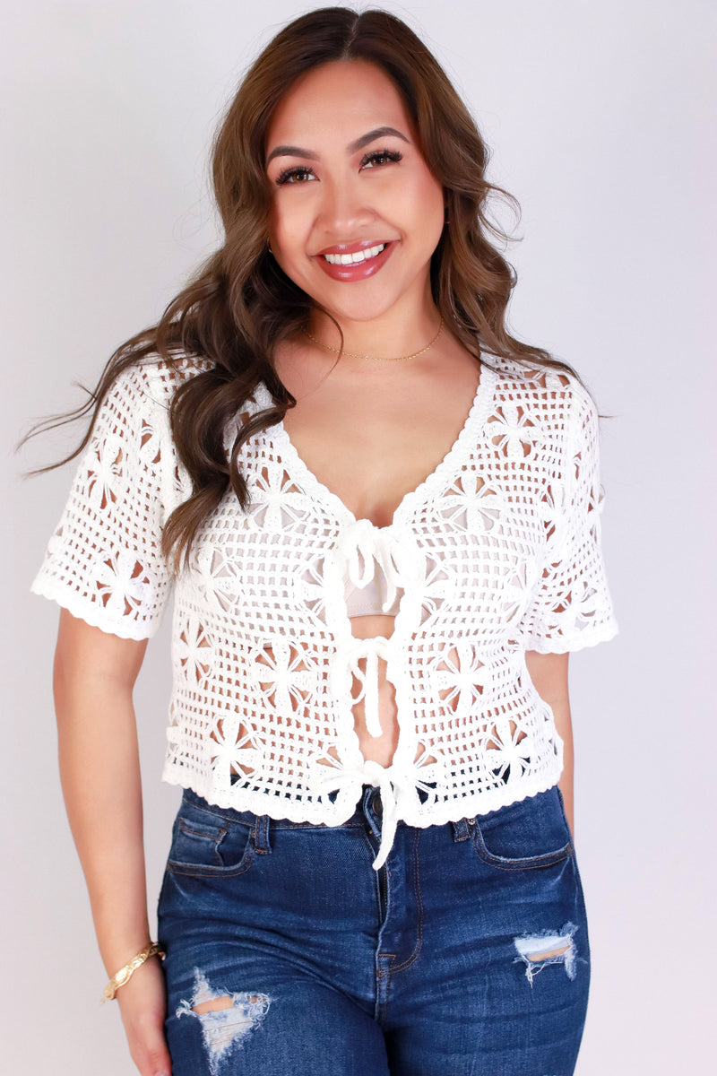 Jeans Warehouse Hawaii - S/S SOLID WOVEN TOPS - HOOKED ON YOU TOP | By VERY J