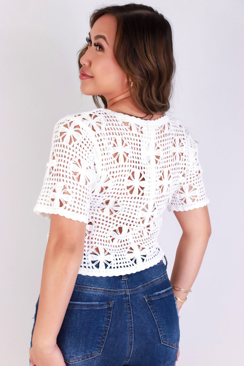 Jeans Warehouse Hawaii - S/S SOLID WOVEN TOPS - HOOKED ON YOU TOP | By VERY J