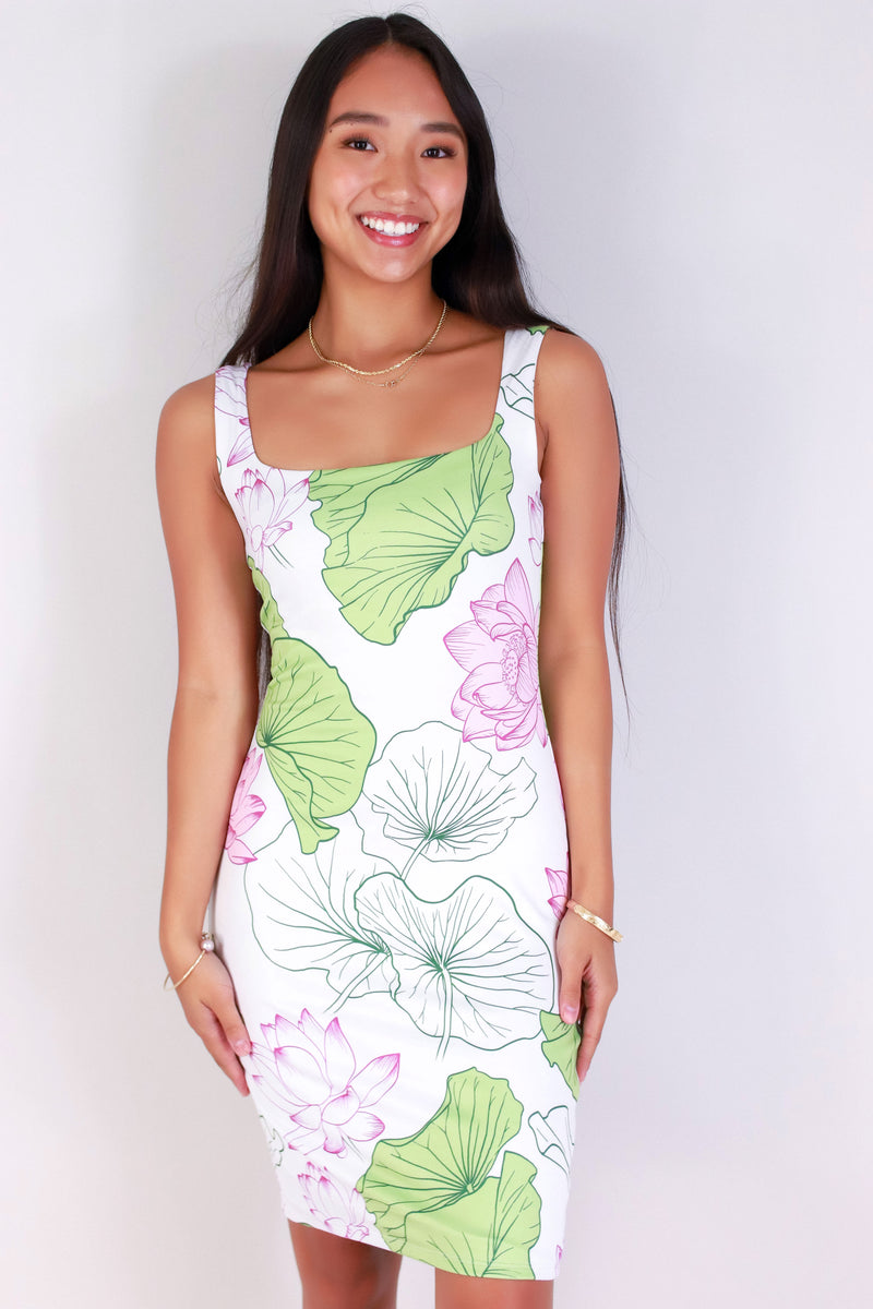 Jeans Warehouse Hawaii - S/L SHORT PRINT DRESSES - WATER LILY SQUARE NECK DRESS | By LUZ
