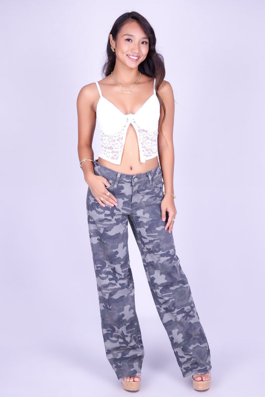 BRITNEY CAMO LOW-RISE JEANS
