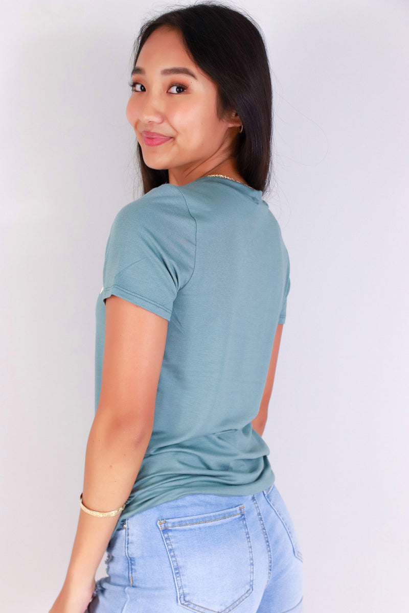 Jeans Warehouse Hawaii - S/S SCREEN - PUAKENIKENI LEI TEE | By LUZ
