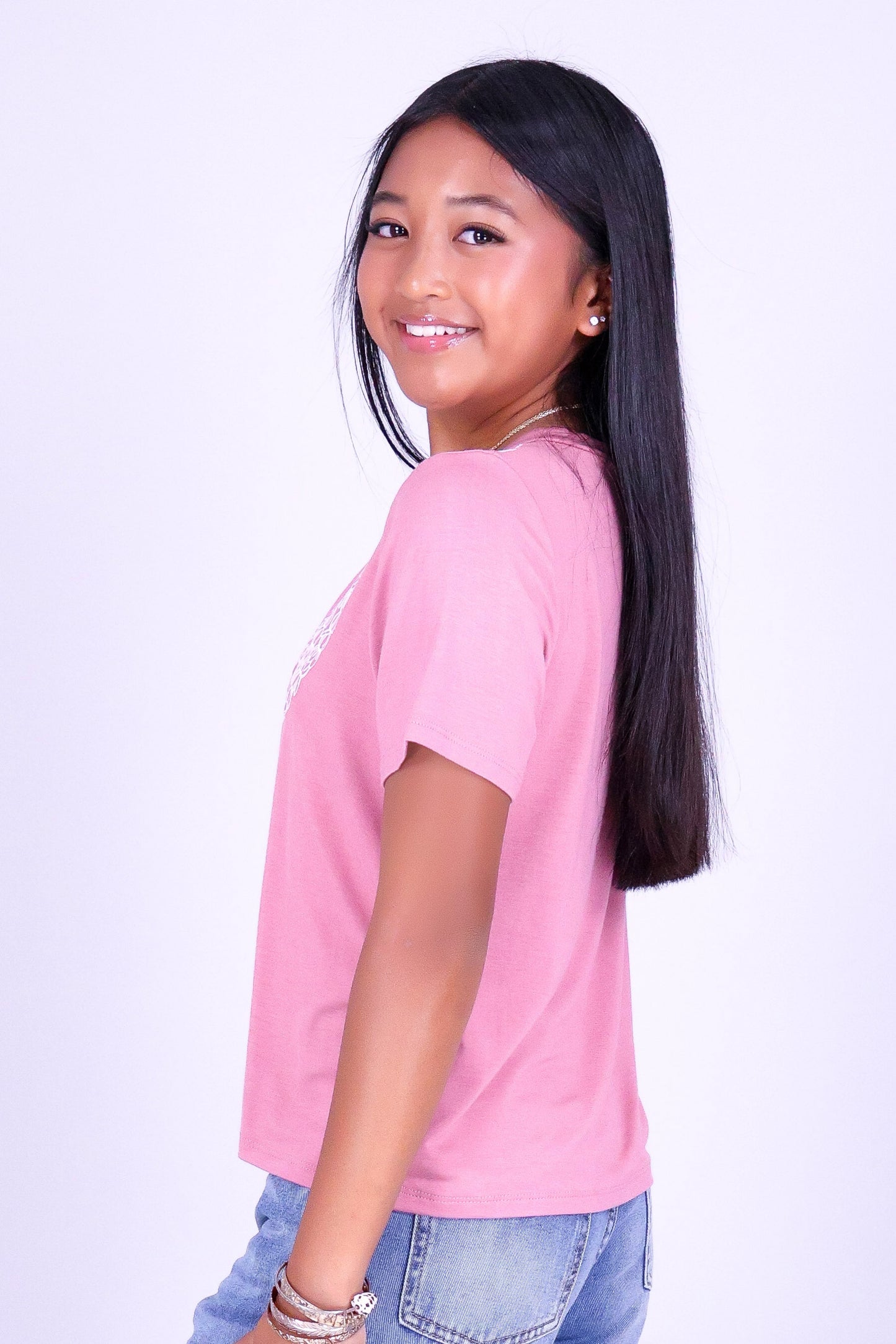 4 STRAND OUTLINE PIKAKE LEI TEE | KIDS SIZE 8-16