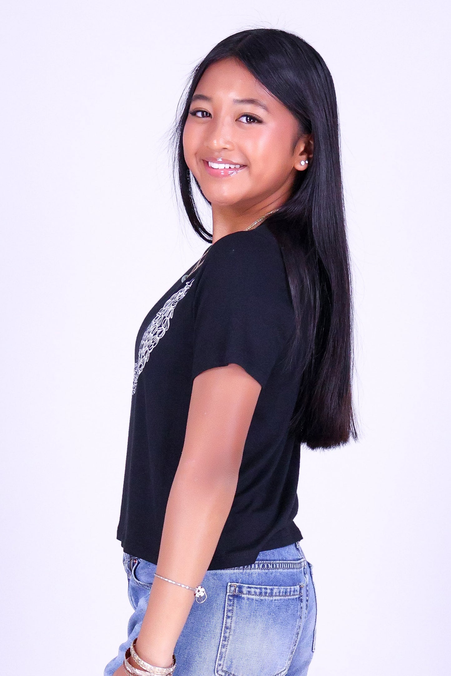4 STRAND OUTLINE PIKAKE LEI TEE | KIDS SIZE 8-16