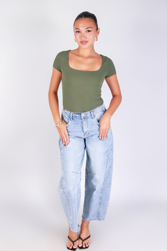 WEEKEND BARREL JEANS