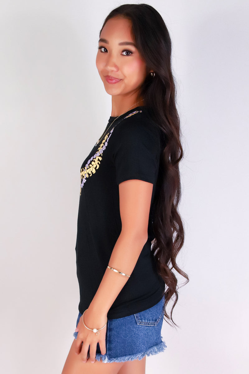 Jeans Warehouse Hawaii - S/S SCREEN - PUAKENIKENI CROWN FLOWER LEI TEE | By LUZ