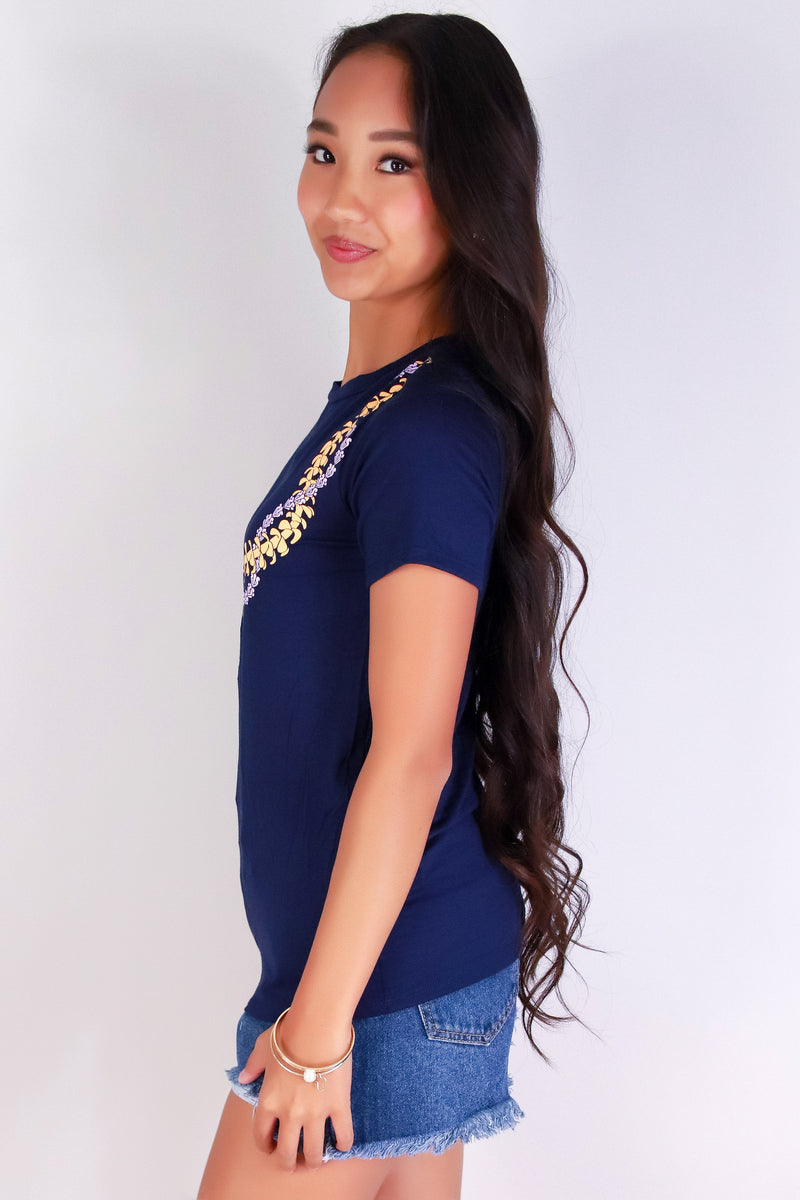 Jeans Warehouse Hawaii - S/S SCREEN - PUAKENIKENI CROWN FLOWER LEI TEE | By LUZ