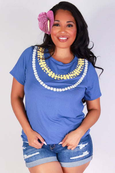 Jeans Warehouse Hawaii - PLUS S/S SCREENS - PUAKENIKENI PIKAKE NA LEI TEE | By LUZ