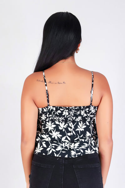 FLIRTY FLORALS TOP