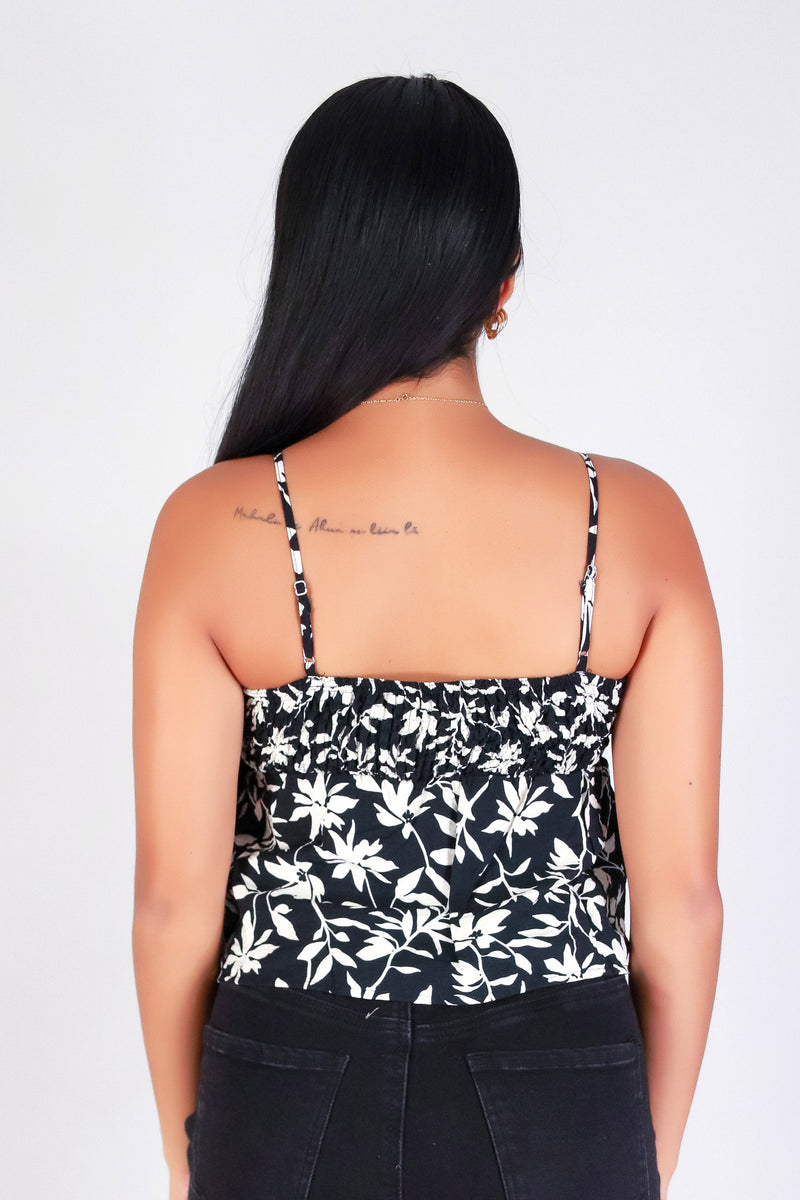 FLIRTY FLORALS TOP