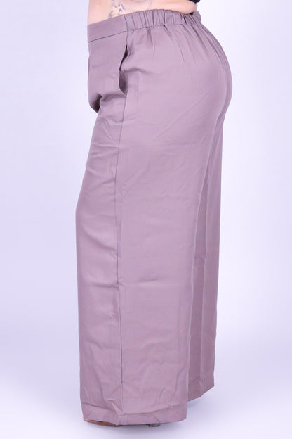 OWN THE ROOM DRESSY PANTS