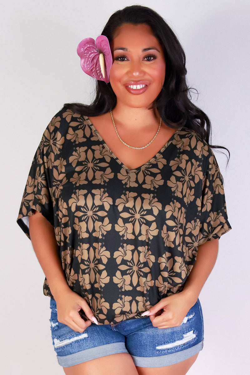Jeans Warehouse Hawaii - PLUS PRINTED S/S - HIBISCUS QUILT DOLMAN TOP | By LUZ