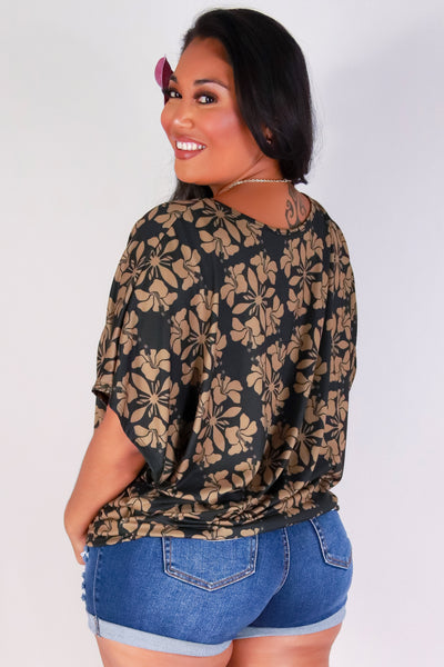 Jeans Warehouse Hawaii - PLUS PRINTED S/S - HIBISCUS QUILT DOLMAN TOP | By LUZ
