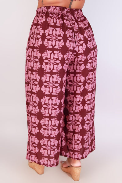Jeans Warehouse Hawaii - PLUS PRINT WOVEN CAPRI'S - HIBISCUS QUILT CAPRI'S | By LUZ