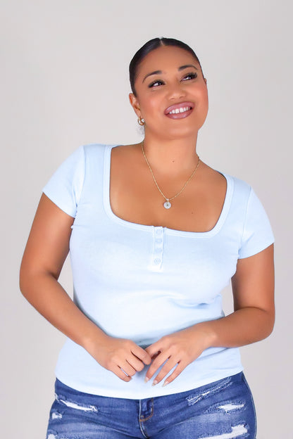 EFFORTLESS SQUARE NECK TOP