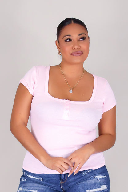 EFFORTLESS SQUARE NECK TOP