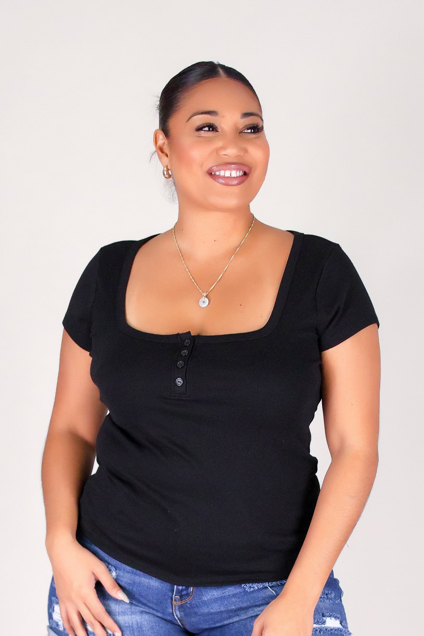 EFFORTLESS SQUARE NECK TOP