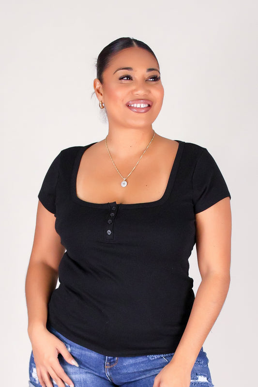 EFFORTLESS SQUARE NECK TOP