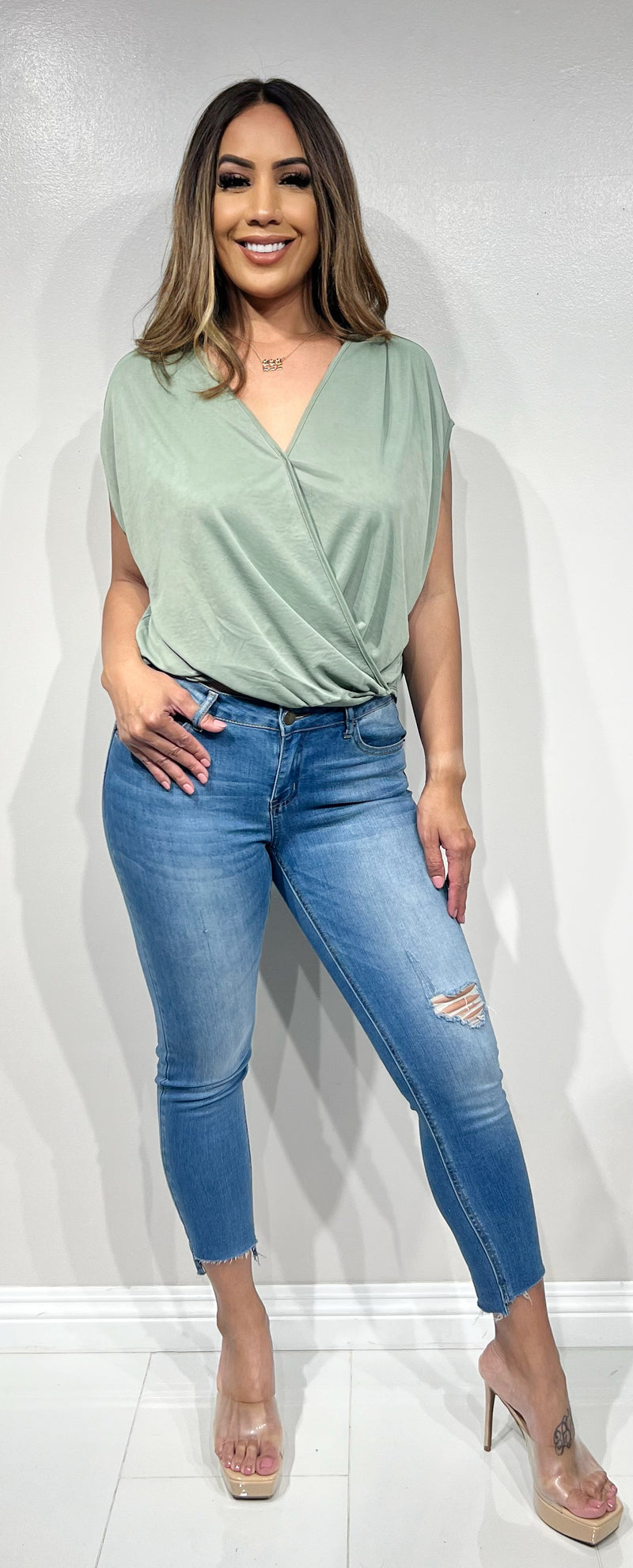 Jeans Warehouse Hawaii - S/S SOLID KNIT TOPS - V-NECK SURPLICE TOP | By CHERISH