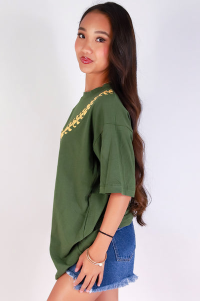 Jeans Warehouse Hawaii - S/S SCREEN - PUAKENIKENI OVERSIZED LEI TEE | By ROCK & ROSE BY CHERIE