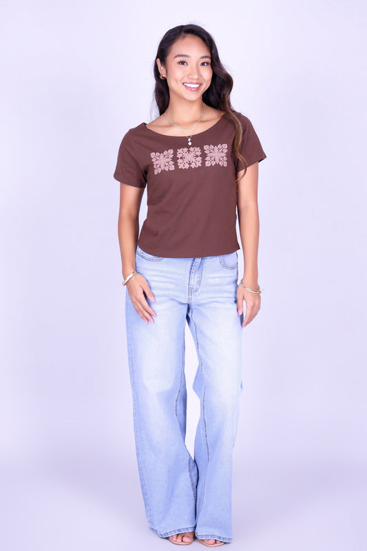 QUILT OFF SHOULDER CROP TEE