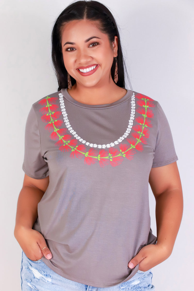 Jeans Warehouse Hawaii - PLUS S/S SCREENS - OHIA LEHUA LEI TEE | By LUZ