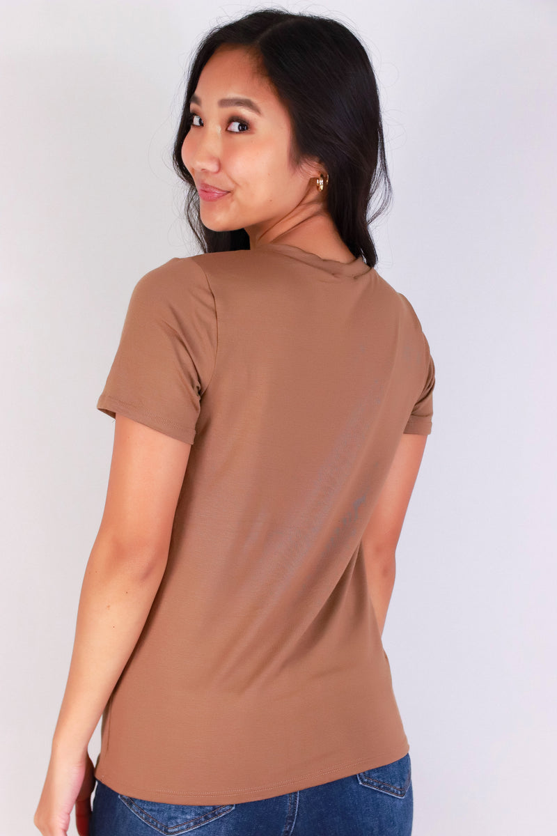 Jeans Warehouse Hawaii - S/S SCREEN - PUAKENIKENI PIKAKE NA LEI TEE | By LUZ
