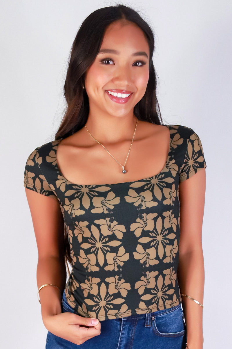 Jeans Warehouse Hawaii - SS PRINT - HIBISCUS QUILT SQUARE NECK TOP | By LUZ