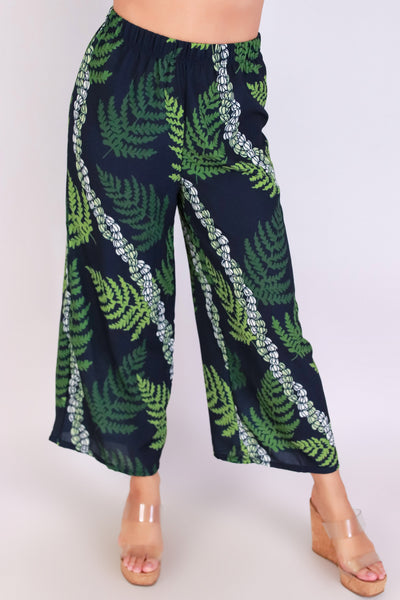 Jeans Warehouse Hawaii - PRINT WOVEN CAPRI'S - PIKAKE PALAPALAI CAPRI PANTS | By LUZ