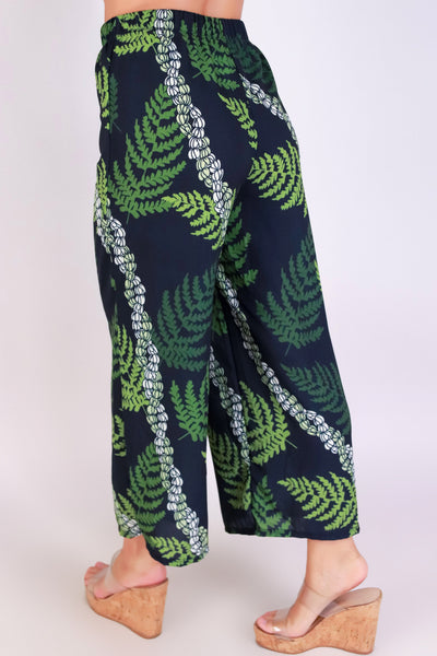 Jeans Warehouse Hawaii - PRINT WOVEN CAPRI'S - PIKAKE PALAPALAI CAPRI PANTS | By LUZ