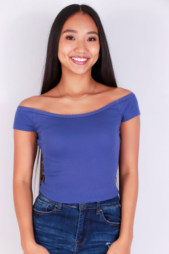 STAY LOVELY OFF SHOULDER TOP