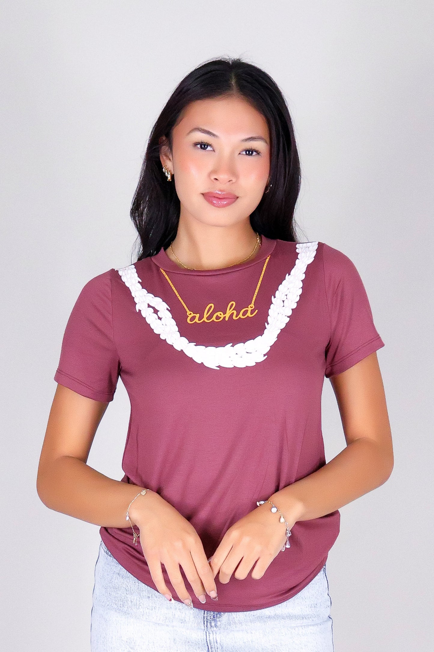 ALOHA PIKAKE NECKLACE TEE