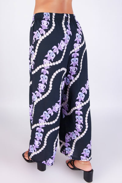 Jeans Warehouse Hawaii - PRINT WOVEN CAPRI'S - PIKAKE CROWN FLOWER WOVEN CAPRI'S | By LUZ