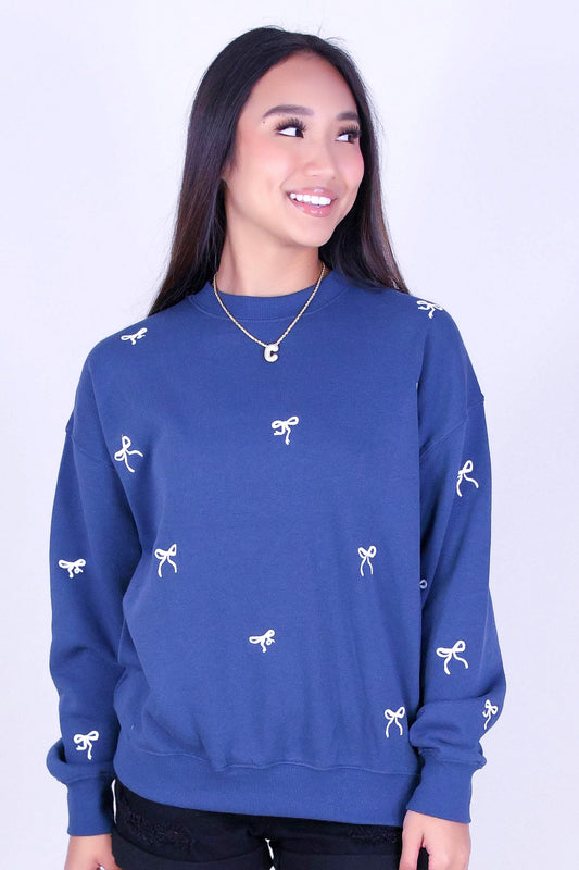 BOW EMBROIDERED CREW SWEATER