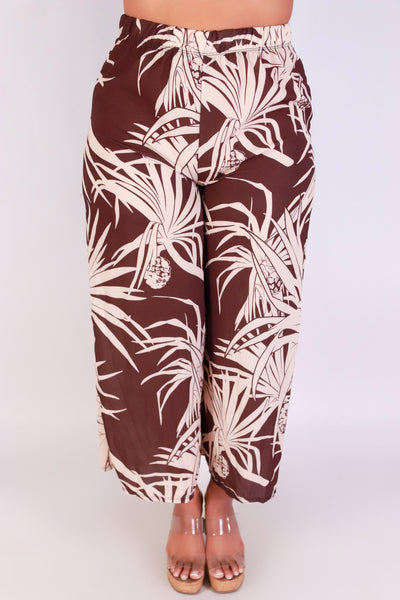 Jeans Warehouse Hawaii - PLUS PRINT WOVEN CAPRI'S - LAUHALA CAPRI PANTS | By LUZ