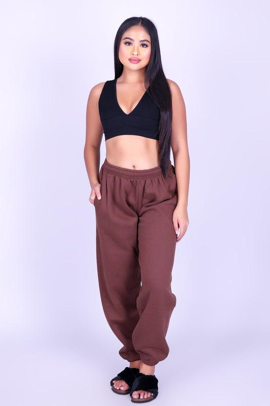 MODEL OFF DUTY JOGGER