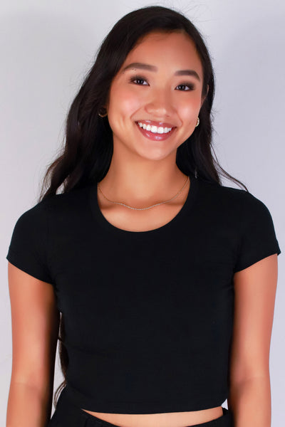 Jeans Warehouse Hawaii - S/S SOLID BASIC - PART OF THE CREW TOP | By ROSIO