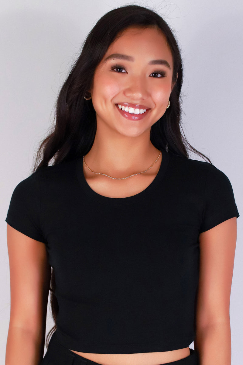 Jeans Warehouse Hawaii - S/S SOLID BASIC - PART OF THE CREW TOP | By ROSIO