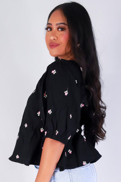 Jeans Warehouse Hawaii - S/S PRINT WOVEN CASUAL TOPS - BED OF FLOWERS TOP | By HYFVE