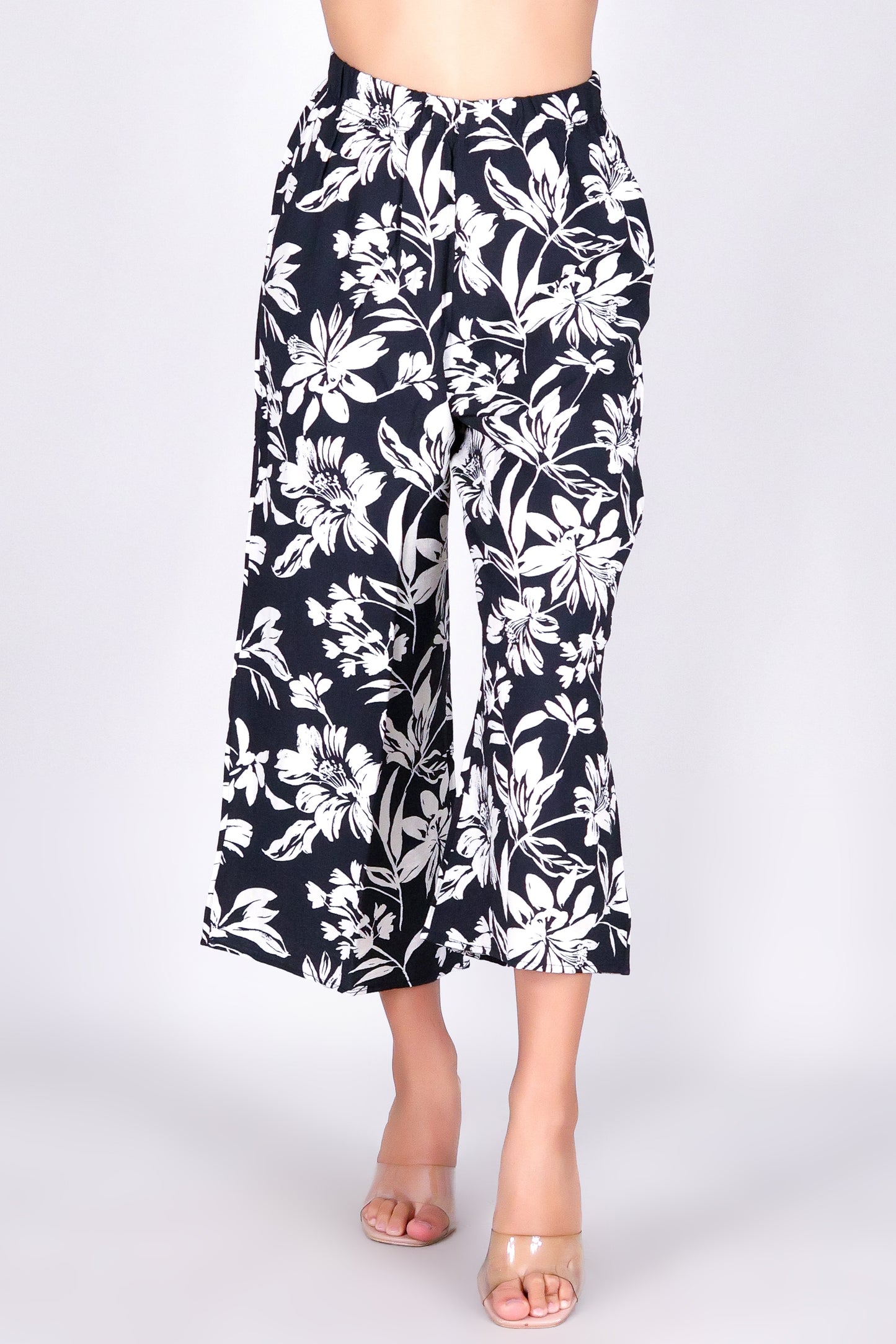 PETAL PARADISE CAPRI'S